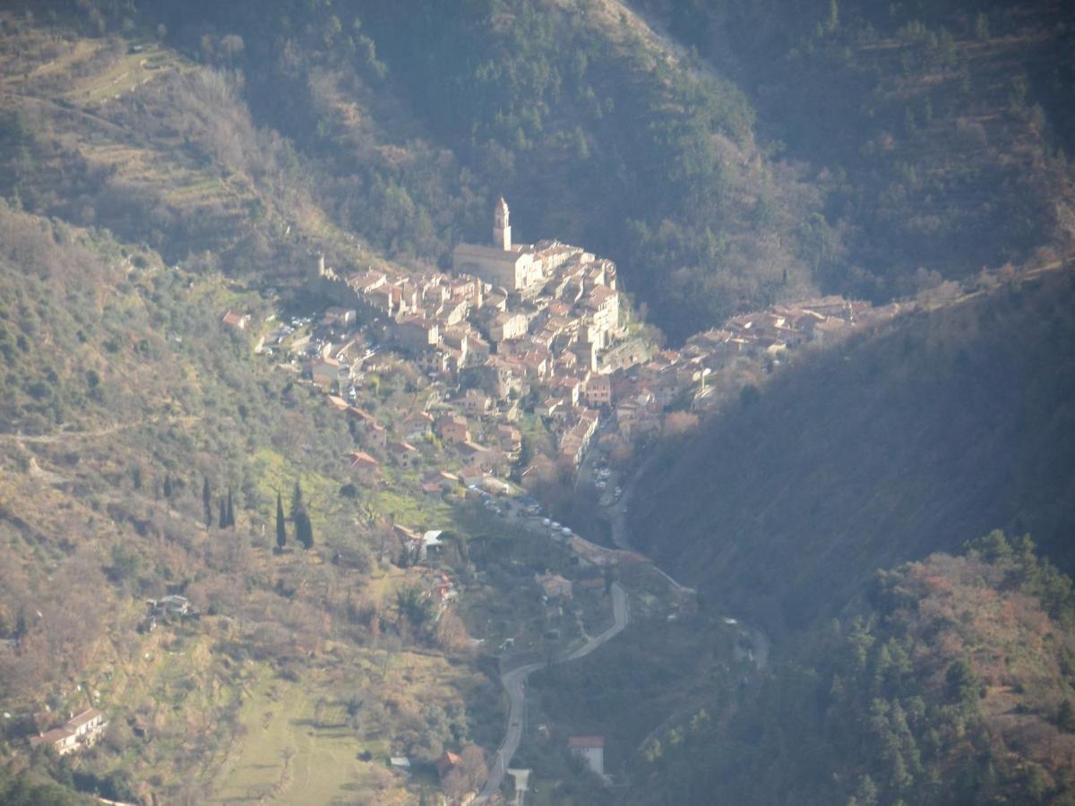 Gite Des Remparts Lucéram Kültér fotó